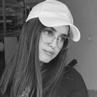 dee_passion's Offline Chat Room