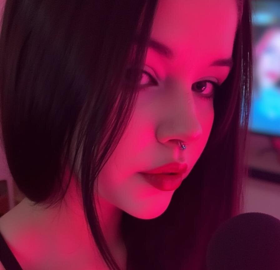 badgirlwebcam.com pinksharky livesex profile in on-your-laps cams