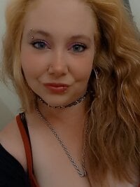 amazingalissah's Offline Chat Room