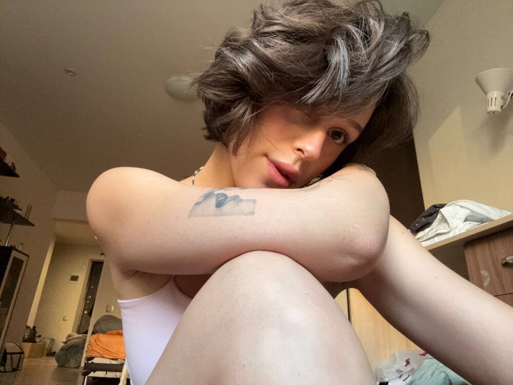 adjesty from stripchat