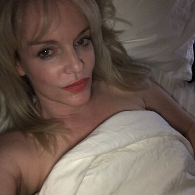 BigWetLipsAdriana