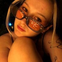 EvelinaAdamas' Offline Chat Room