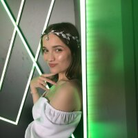 MaeBate's Offline Chat Room