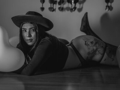 yessbrunette from stripchat