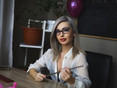 Brittany_Faris - anal