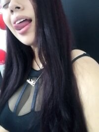 Janna_Charmer's Offline Chat Room