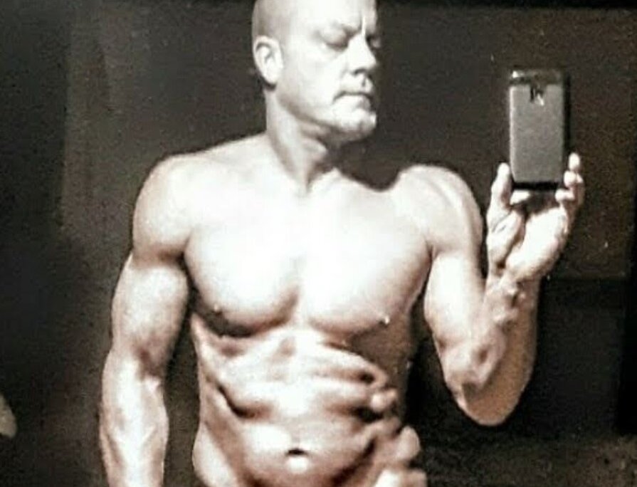 hotbiguy21's most recent online preview