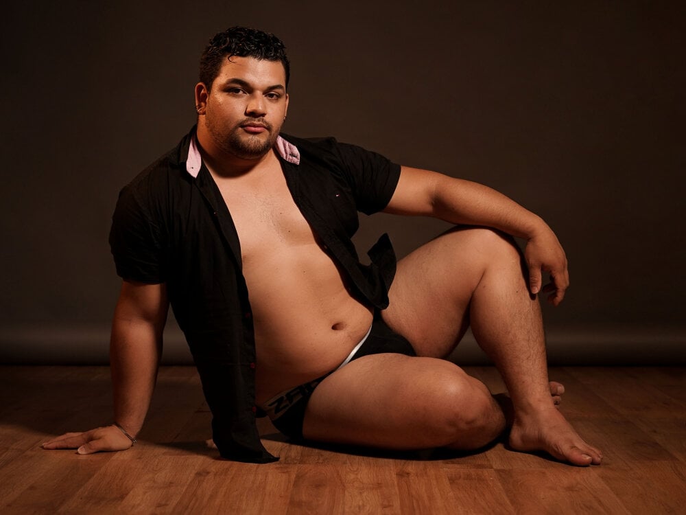 adonis_walker from stripchat