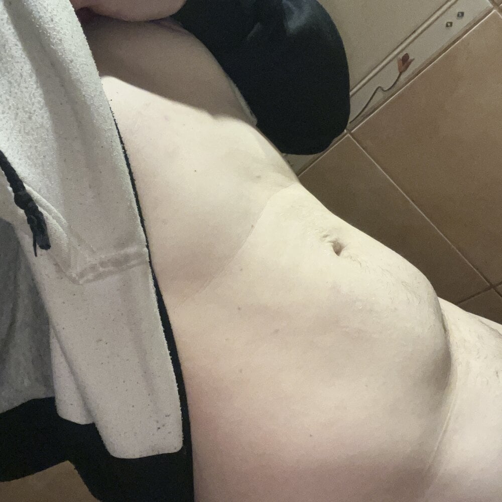 sTommy781 離線 XXX 聊天