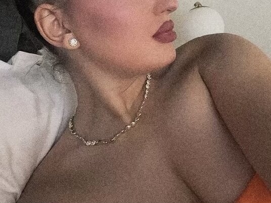 livesex.fan marisaaasss livesex profile in blond-hair cams