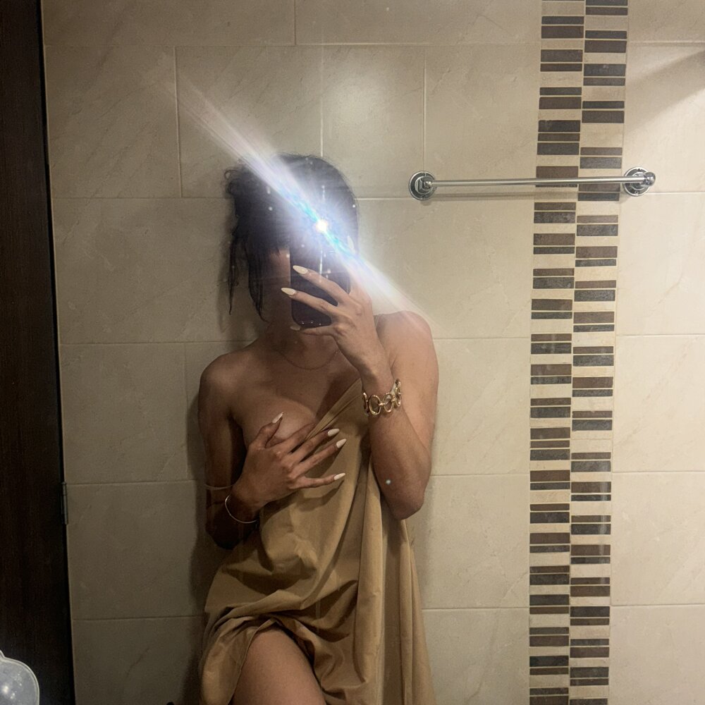 Live sex webcam photo for Carlita_cute #290379596