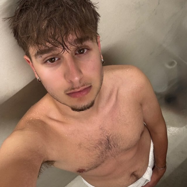 xXNikholasXx's Offline XXX Chat