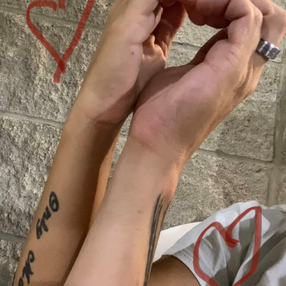 Live sex webcam photo for Asher_N_Pasiley #283358757