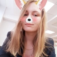 Hard__candy's Offline Chat Room