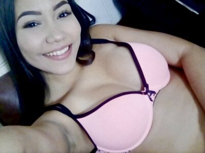 RoussAmaristaa - Stripchat Girl 