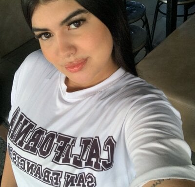 Cielo_chenay Female New Strip Webcam