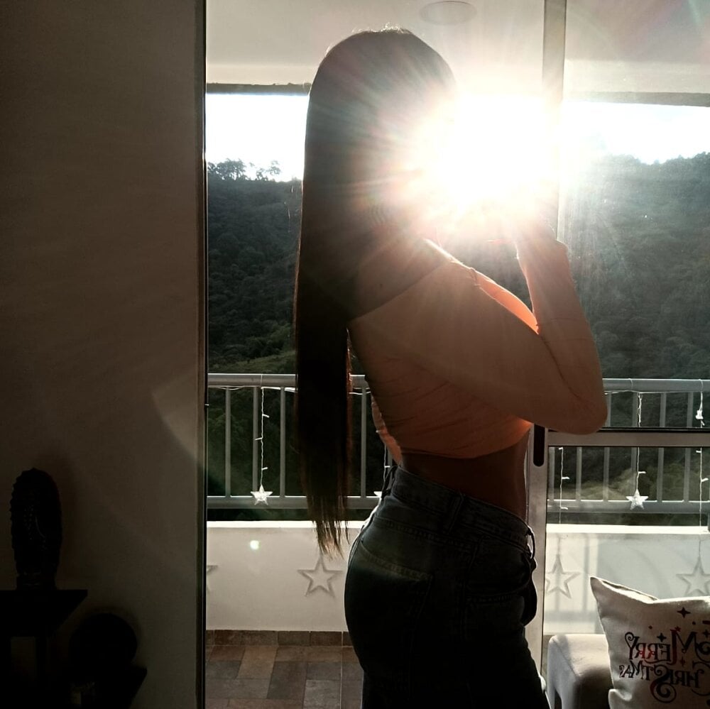 Ina_Jody_ অফলাইন XXX চ্যাট