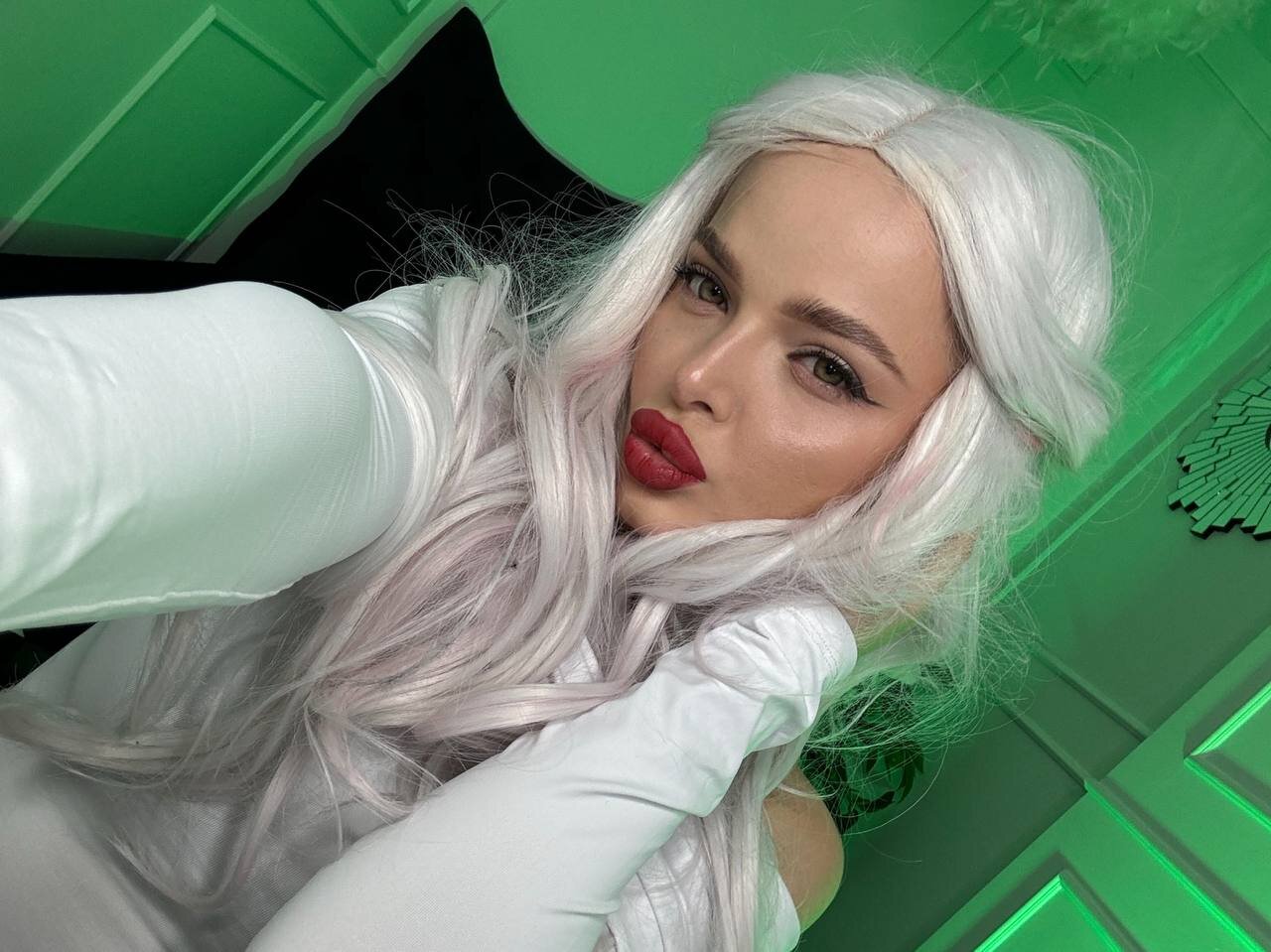 horny_blondiee