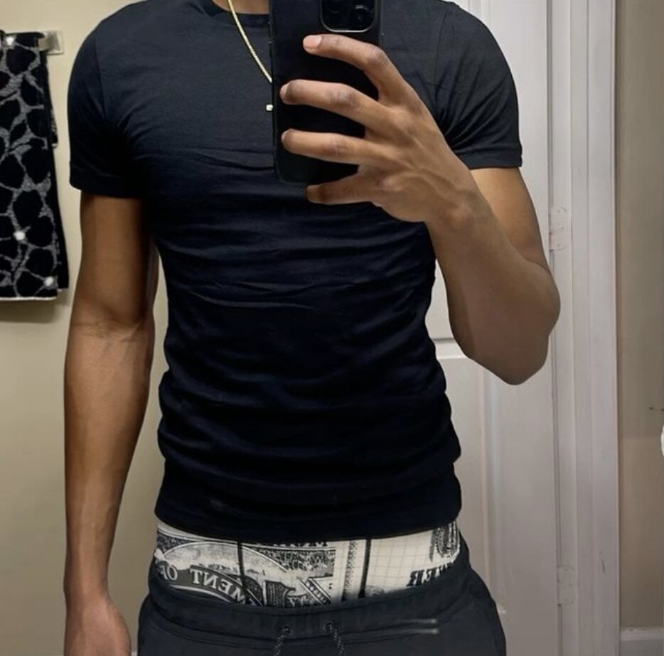 ebonydick21 from stripchat