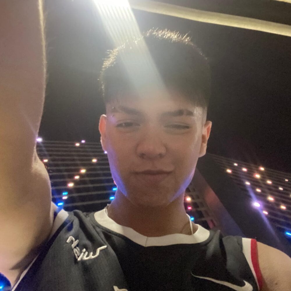 Paul_27_'s Offline XXX Chat