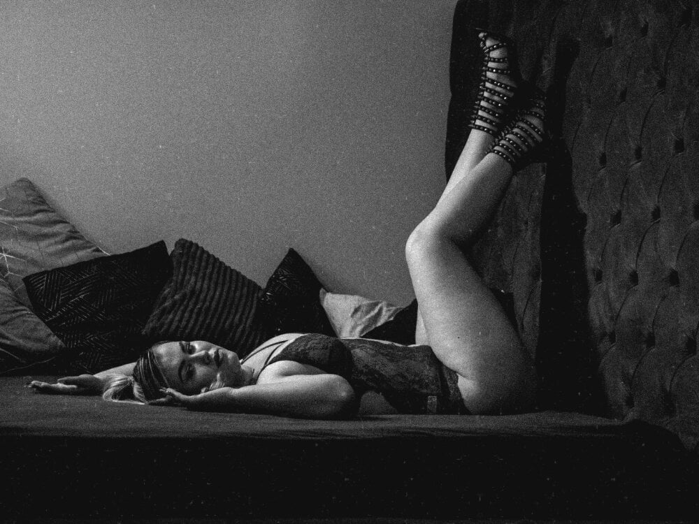 watchgirlcam.com varvaraalitta livesex profile in germany-squirt-in-pants cams