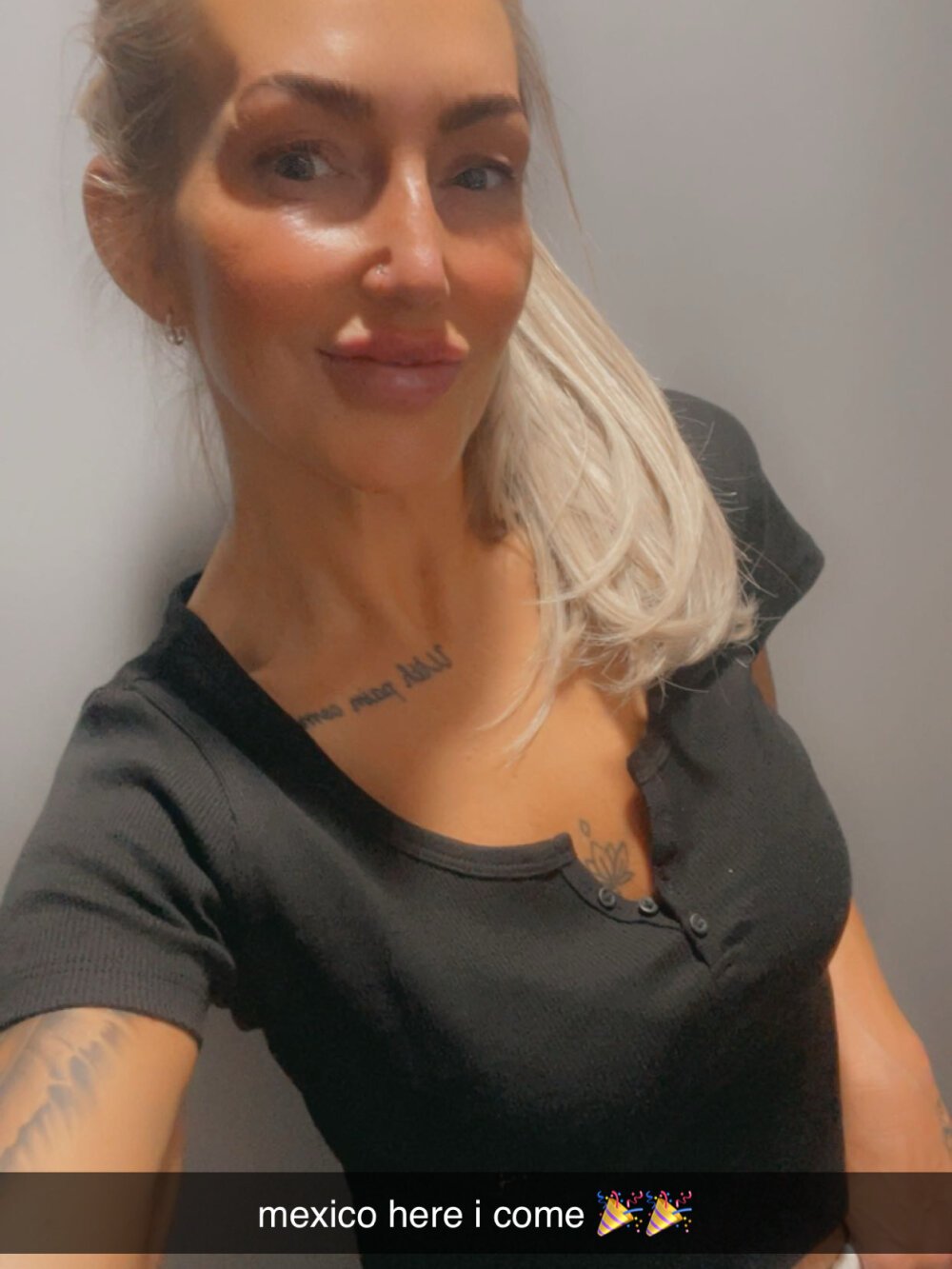 newporncams.com fiery_blonde_lexix livesex profile in in-your-magic-dreams-3 cams