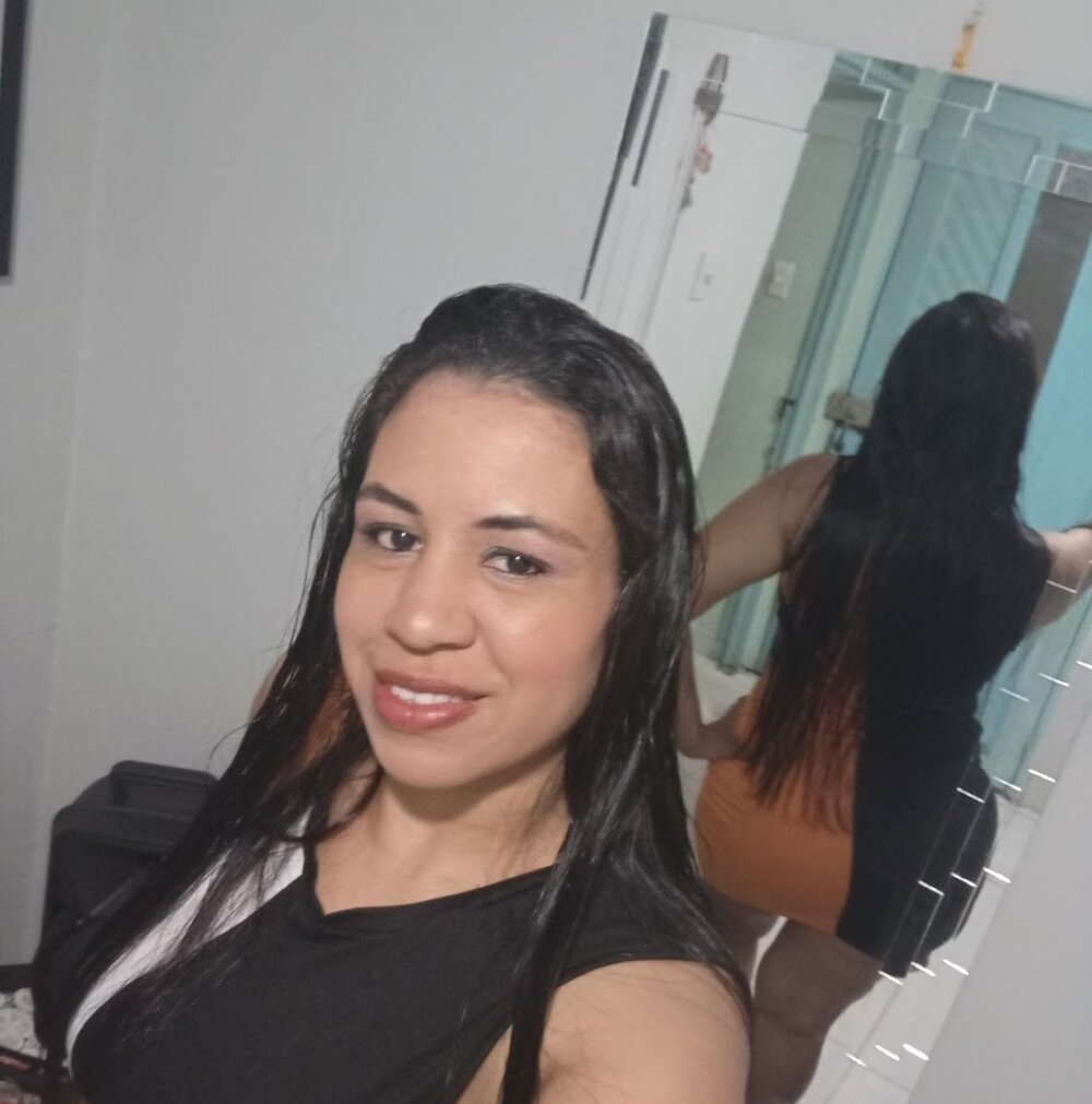 sexlivecamsites.com leilataylor livesex profile in where-you-get-hot cams