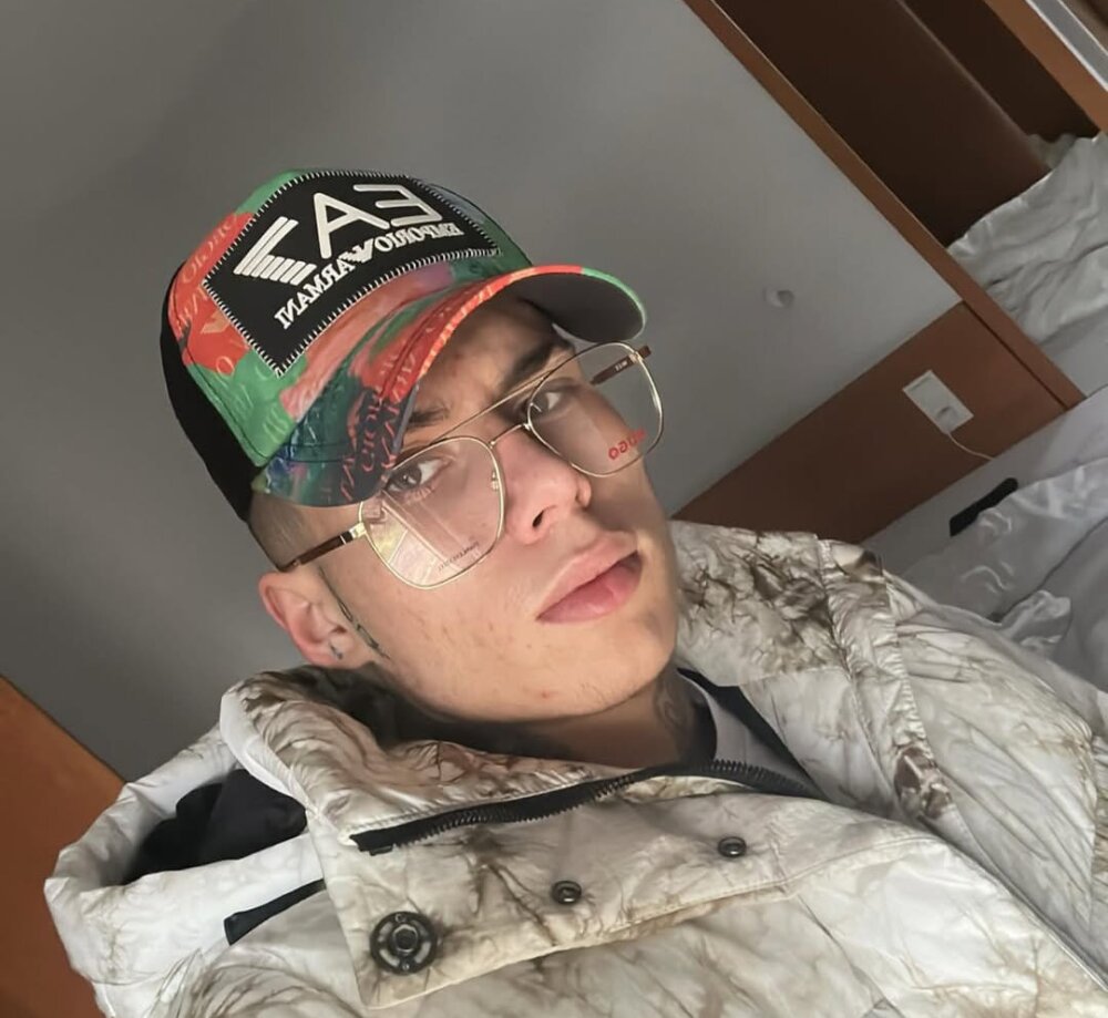 alpha_reign from stripchat