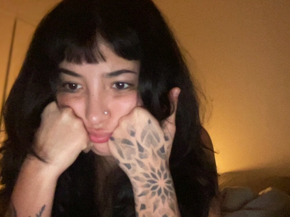 stripchat ana9_44 webcam profile pic via glamcambabes.com