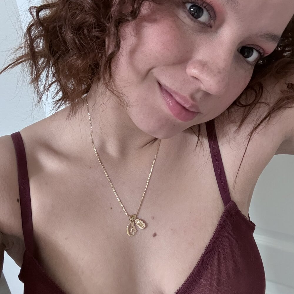 Sweety_Nate live cam model at StripChat