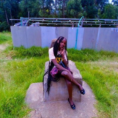 young8pretty_queen from stripchat