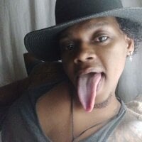 SEDUCTORr23's Offline Chat Room