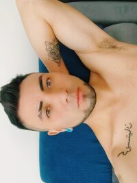 Noah_brownn's Offline XXX Chat