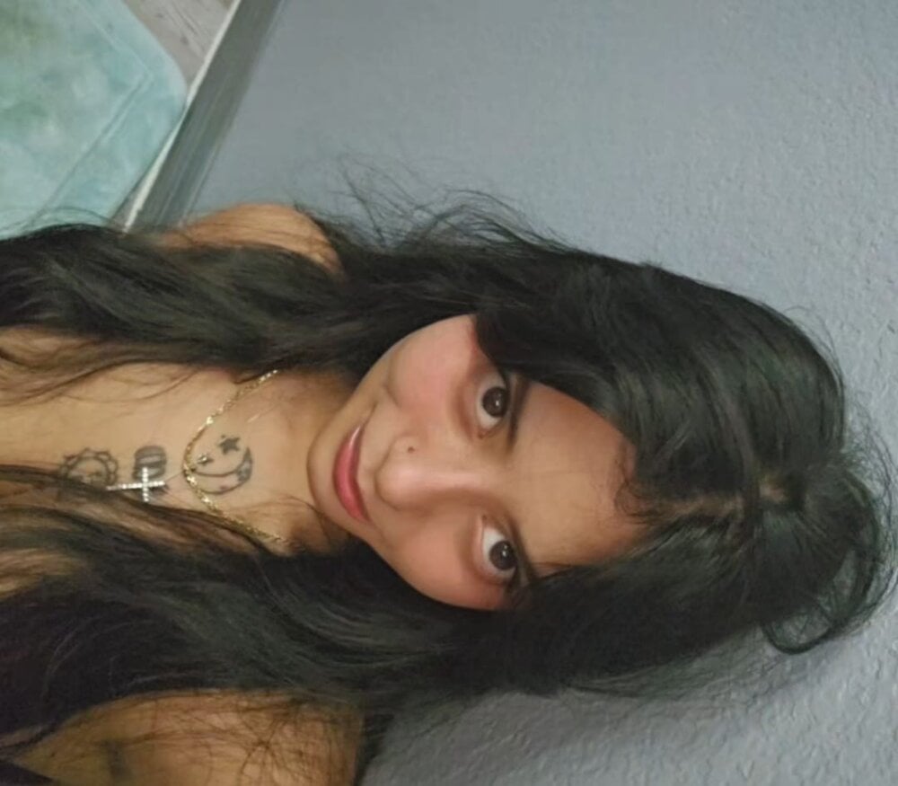 iluvcams.com sweetiepixie livesex profile in cloud-9-with-wi-fi cams