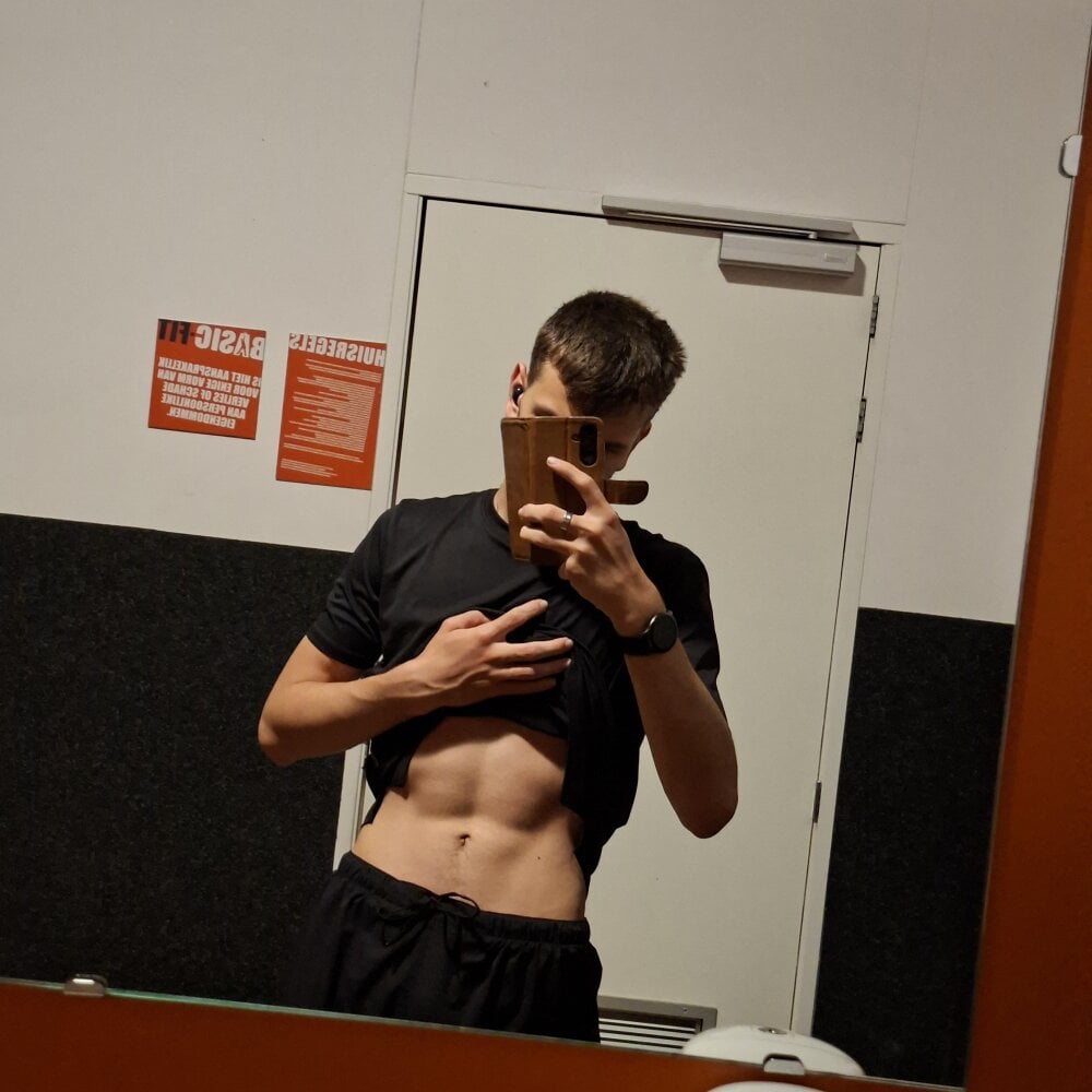 hot_dutch from stripchat