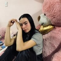 mia_malcove_v's Offline Chat Room