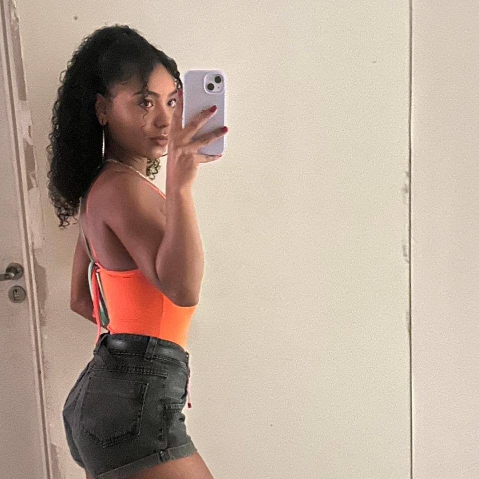 Lisa_Sutton Offline XXX-chat