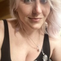 AnitaBearDick's Offline Chat Room
