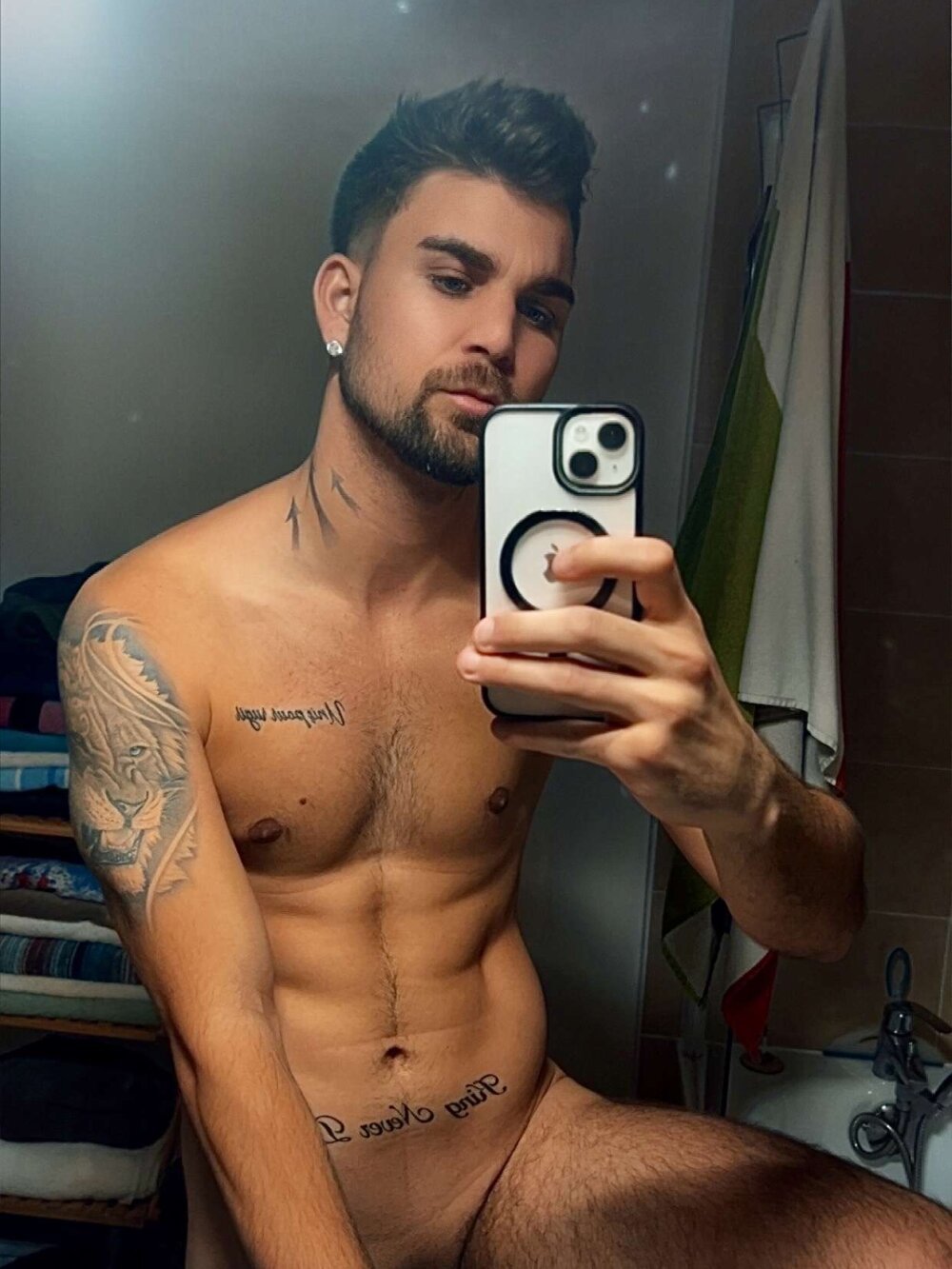 vincal83 from stripchat