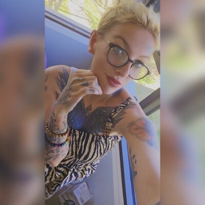 Arya-Skyee Female Dildo Free Webcam Naked