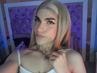 Avril_Naughty - Stripchat Teen Lovense Cam2cam Trans 