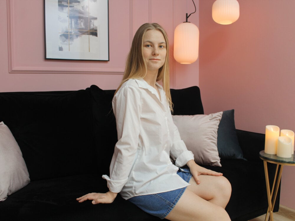 Live sex webcam photo for JadeSoft #289830393