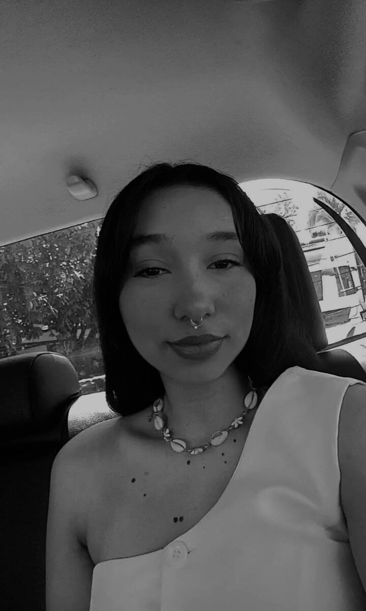 sally_172 webcam livesex profile on livesex.fan