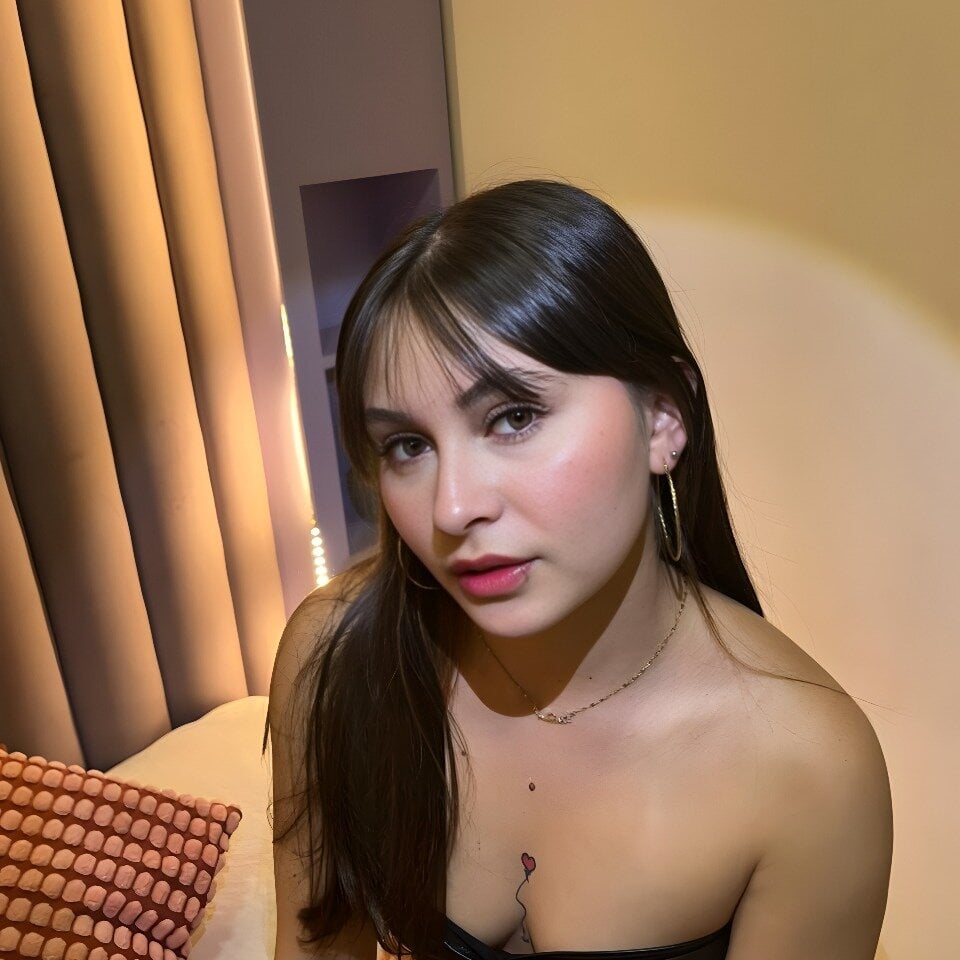 onaircams.com miia_anderson livesex profile in spanish cams