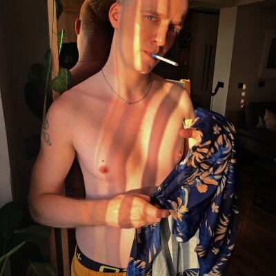 Billy_Frost Couple Masturbation Live Webcam Striptease
