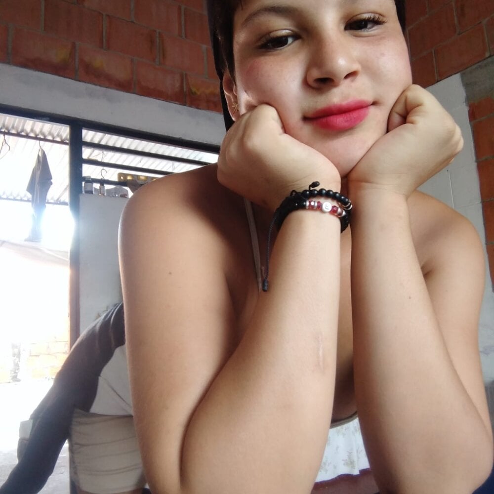 cheapadultsexcams.com salome_sweety livesex profile in spanish cams
