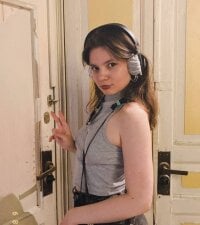 AmaiHana's webcam live show