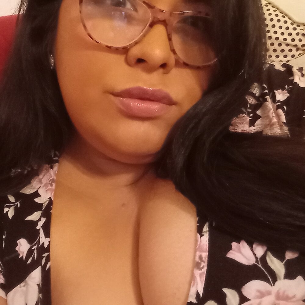 LillyStream30 Adlı Modelin Çevrimdışı XXX Sohbeti