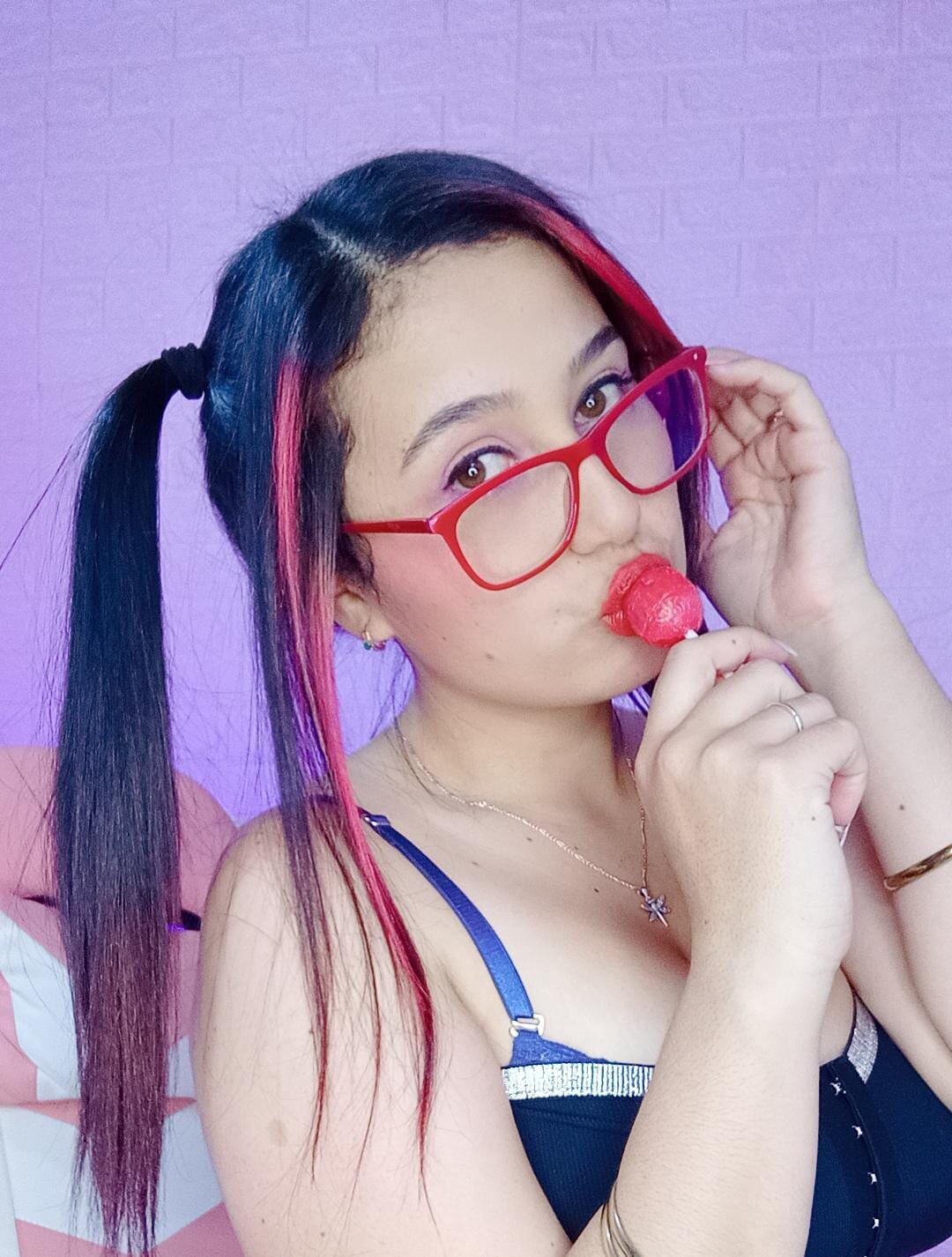 Mia_Scarleth_