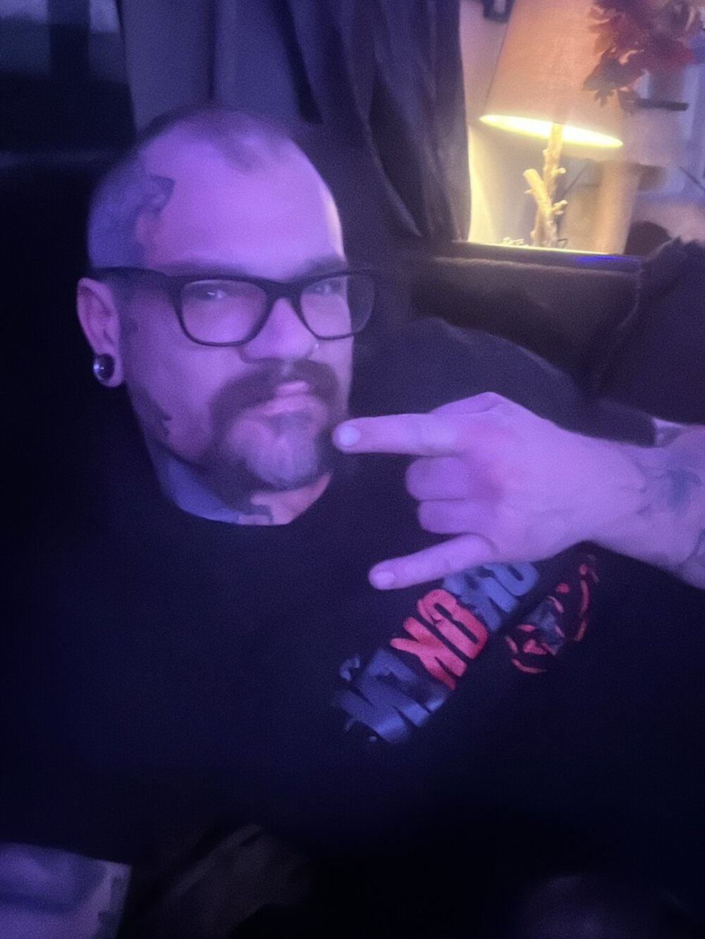 THICKNTWIZTEDCOCK4U's Offline XXX Chat